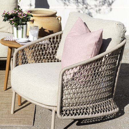 4 Seasons Outdoor Puccini Lounge Set Chair Detail