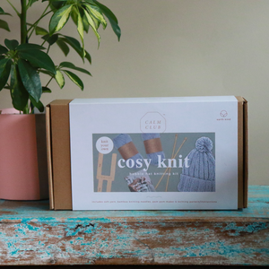 COSY KNIT DIY BOBBLE HAT