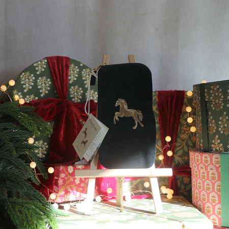 Elizabeth Scarlett Wild Horses Velvet Glasses Case in Charcoal