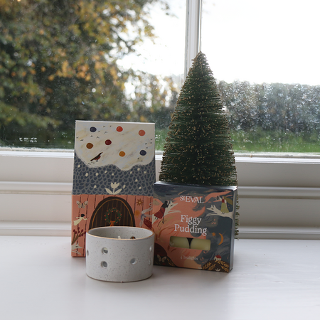Figgy Pudding St. Eval Christmas Cottage Tealights & Holder