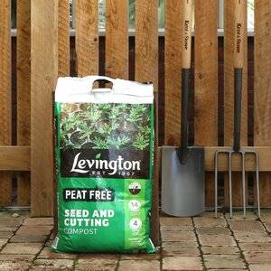 Levington Peat Free Seed & Cutting Compost - 20 Litre