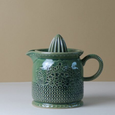 Liselu Green Stoneware Lemon Juicer