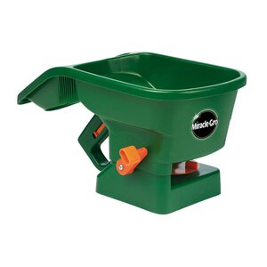 Miracle-Gro® Handy Spreader