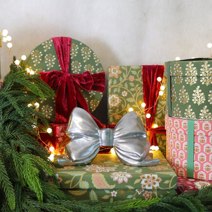 Serafina Bow Candlestick H12.7cm