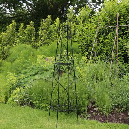 Tom Chambers Burghley Black Obelisk (1.7m)