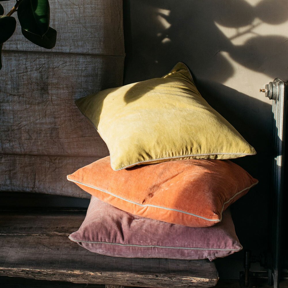Mauve deals velvet cushions