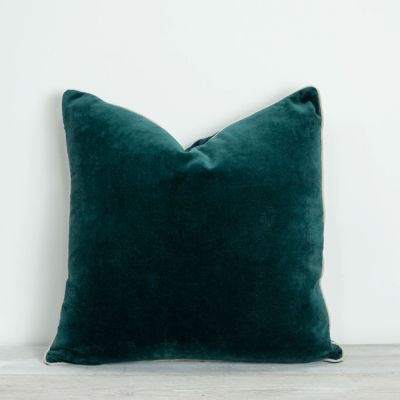 Unari Pine Velvet Cushion